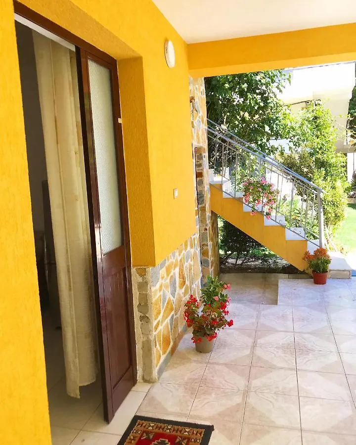 Vila Aliaj Luxury Apartment With 2 Rooms With Private Wonderful Terrace Durrës Albánie