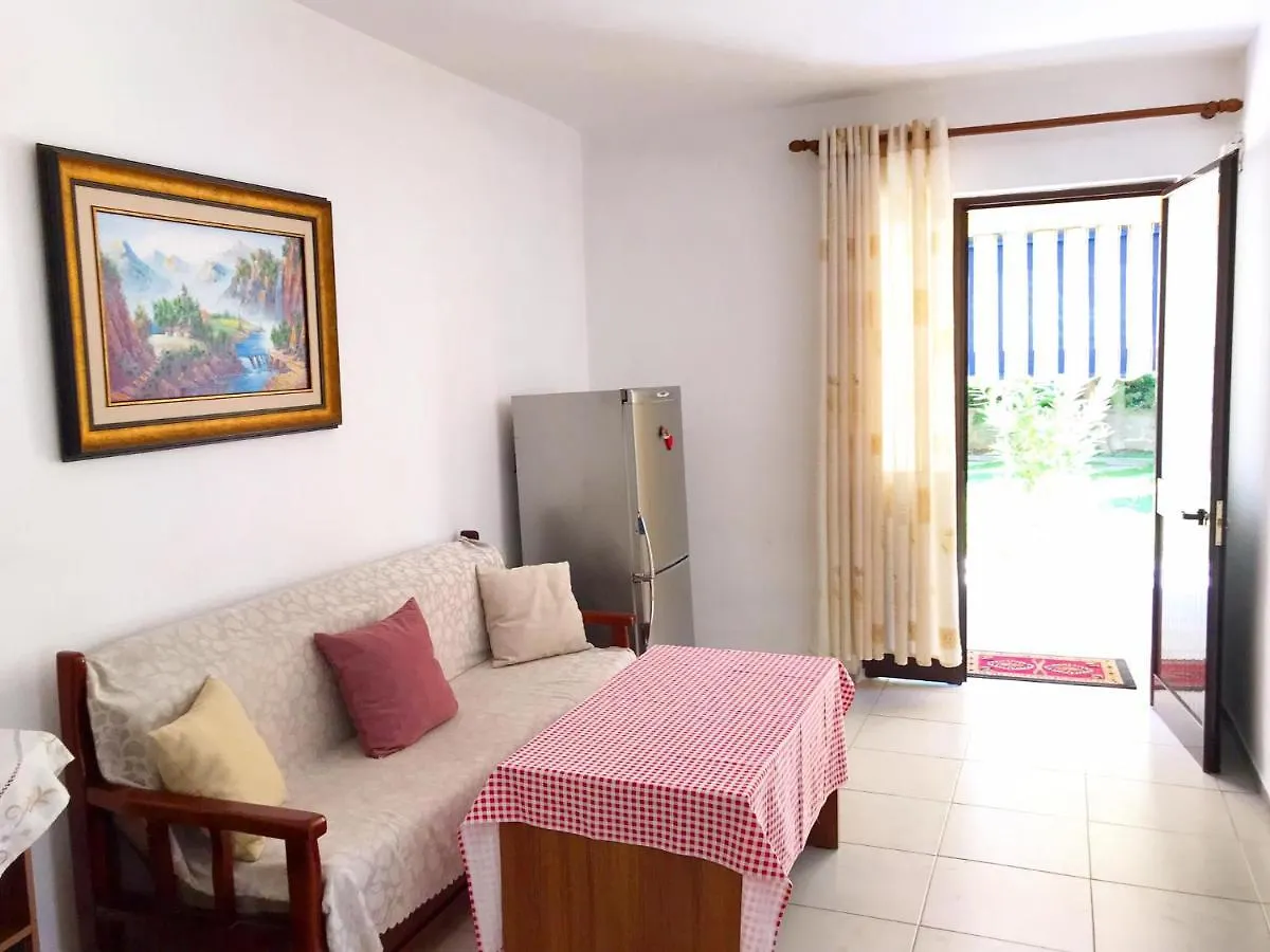 Vila Aliaj Luxury Apartment With 2 Rooms With Private Wonderful Terrace Durrës Albánie