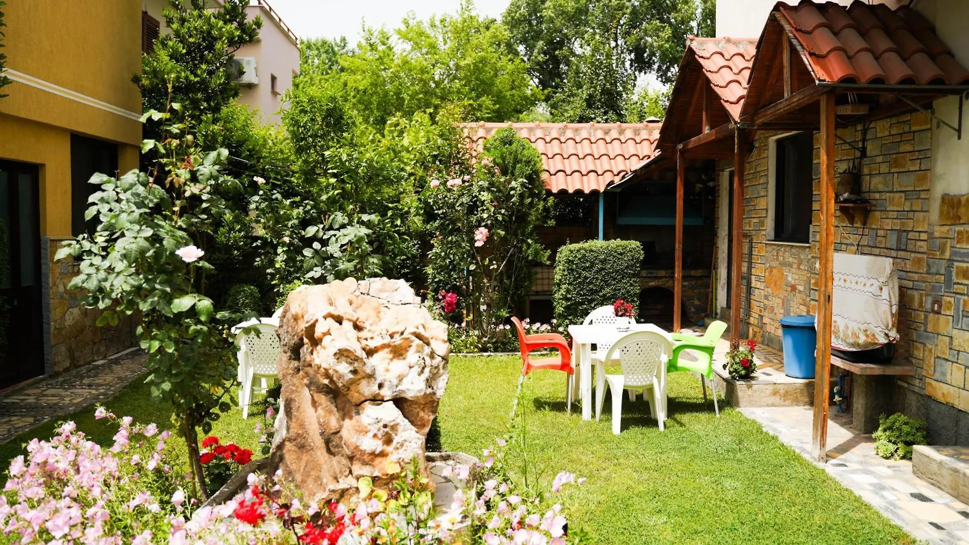 Vila Aliaj Luxury Apartment With 2 Rooms With Private Wonderful Terrace Durrës 阿尔巴尼亚