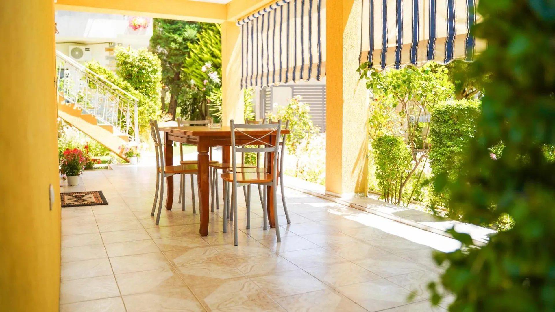 Vila Aliaj Luxury Apartment With 2 Rooms With Private Wonderful Terrace Durrës Albánie