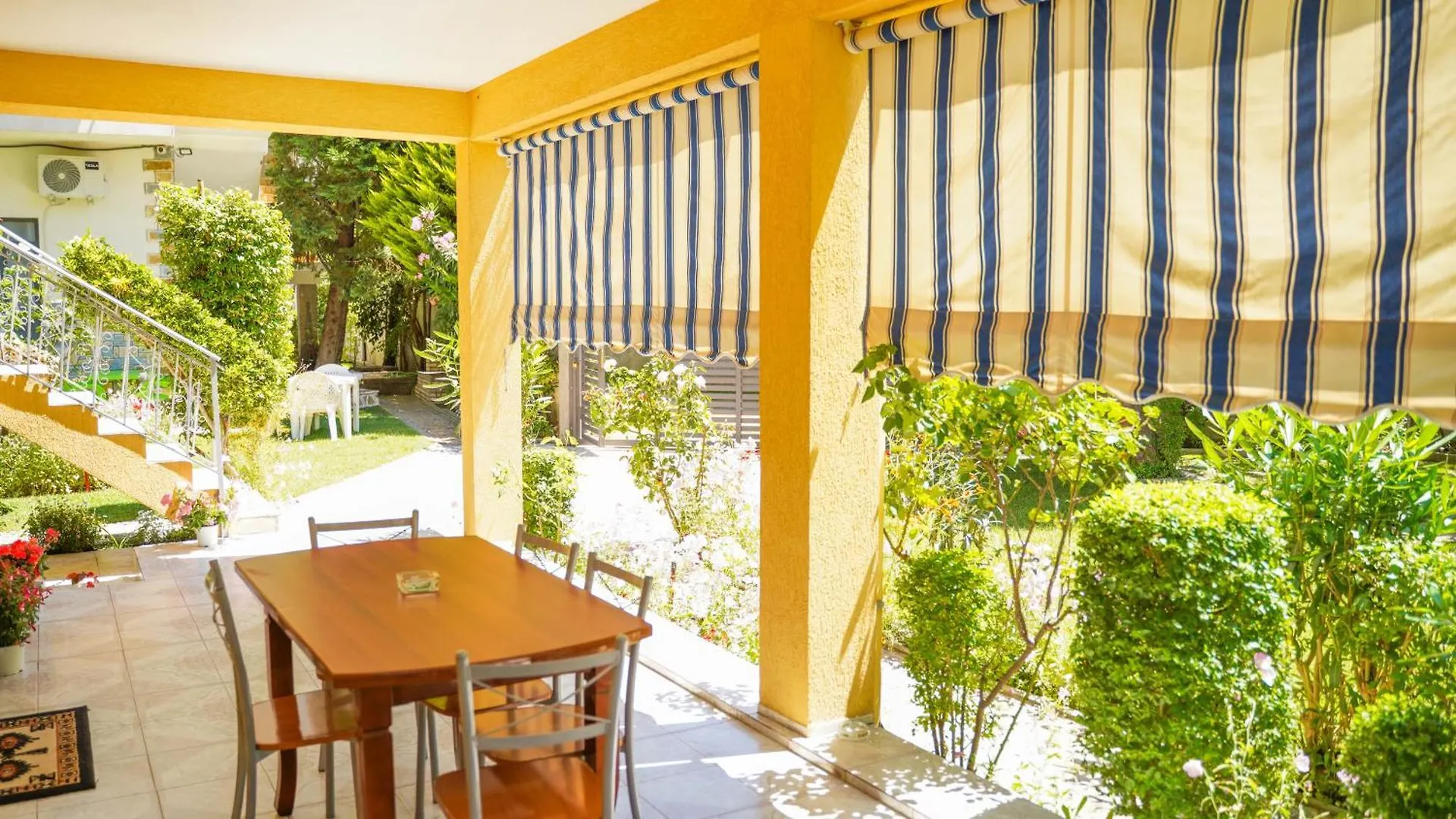 Vila Aliaj Luxury Apartment With 2 Rooms With Private Wonderful Terrace Durrës 0*,  Albánie