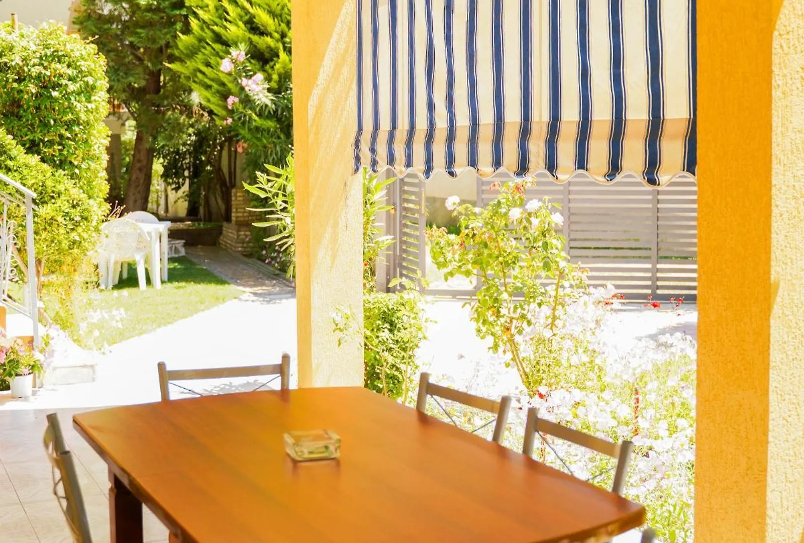 Vila Aliaj Luxury Apartment With 2 Rooms With Private Wonderful Terrace Durrës